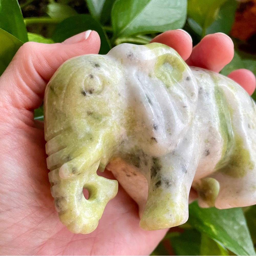 🐘Majestic Hand Carved Jade Elephant🐘 ~Over 1 lb! - Picture 5 of 15